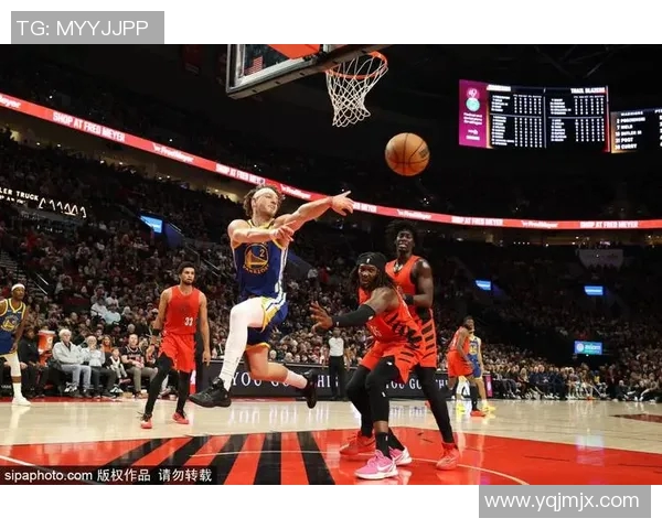 库里领衔勇士对决太阳队赛季巅峰对决引发球迷热议